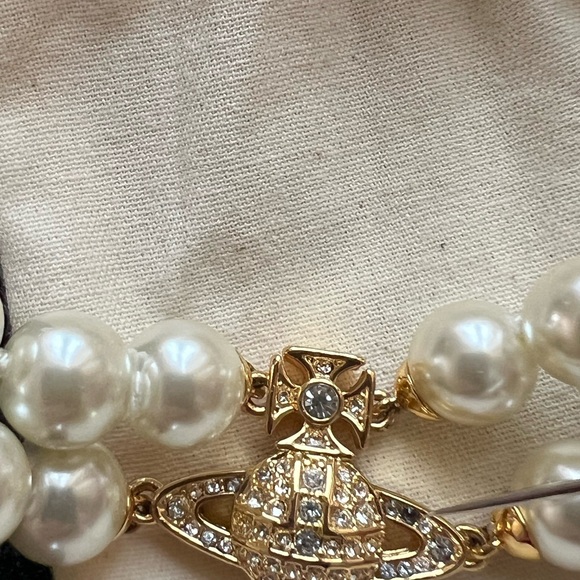 Vivienne Westwood Graziella Faux Pearl and crystal Choker Necklace - Picture 4 of 9